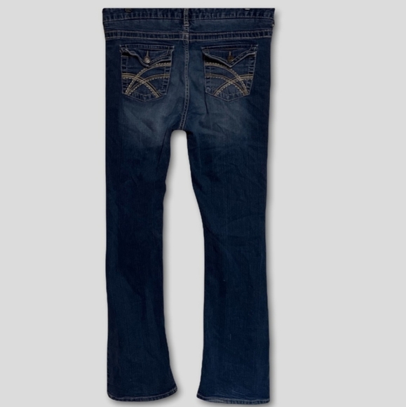 Rue21 Junior’s Mid-Rise Boot Cut Flap Back Embroidered Pocket Blue Jeans 11/12 - Picture 3 of 6